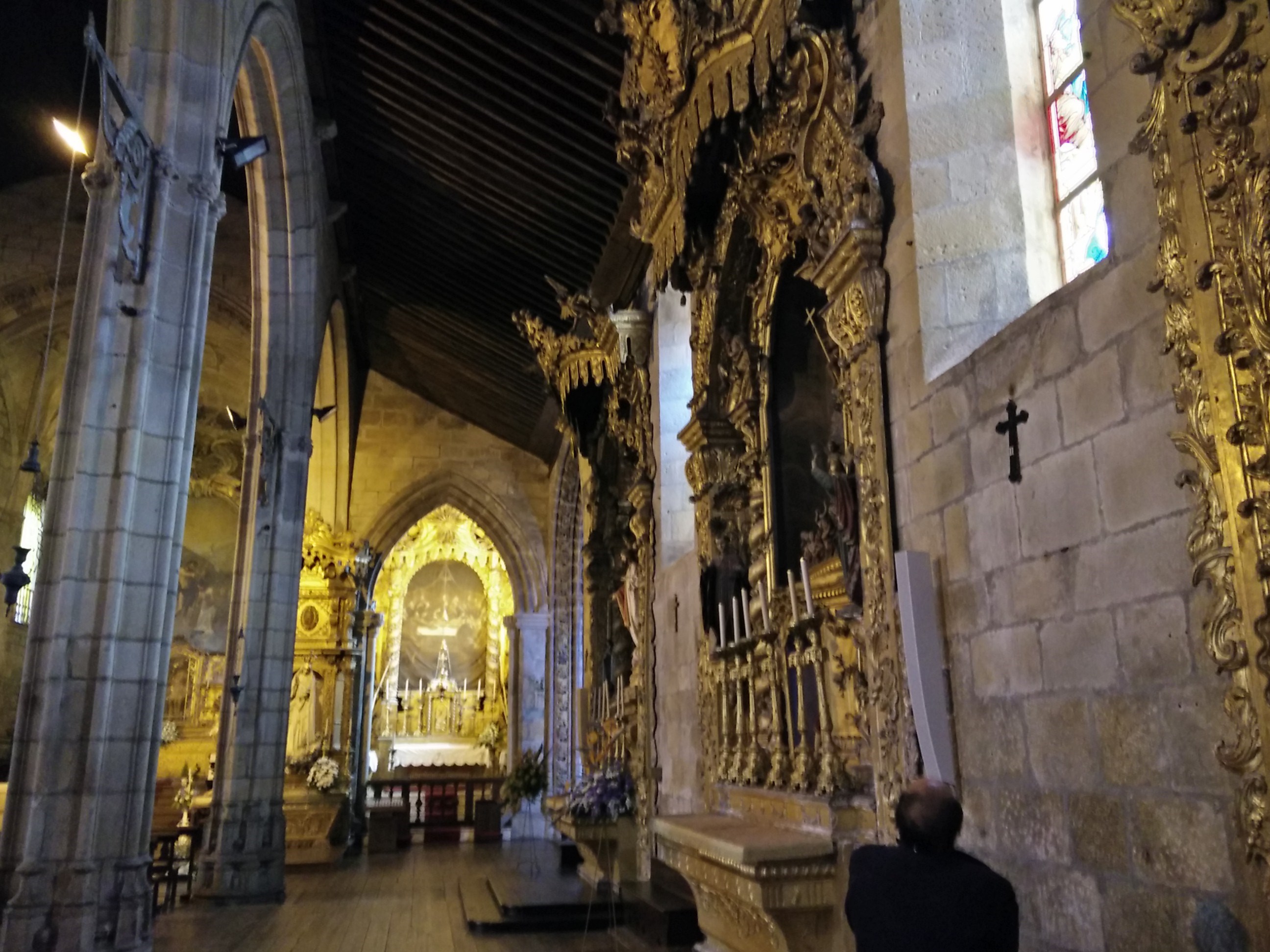 Apoio aos trabalhos de conservação e restauro numa das maiores referências do barroco nacional do país - Igreja Santa Clara